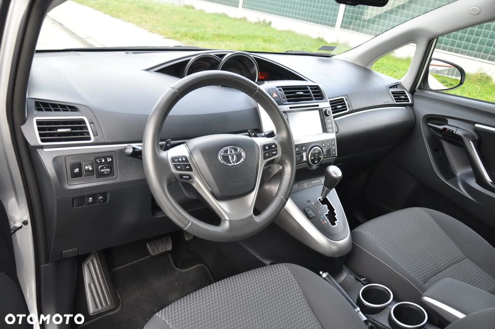 Toyota Verso 1.8 Premium MS - 25