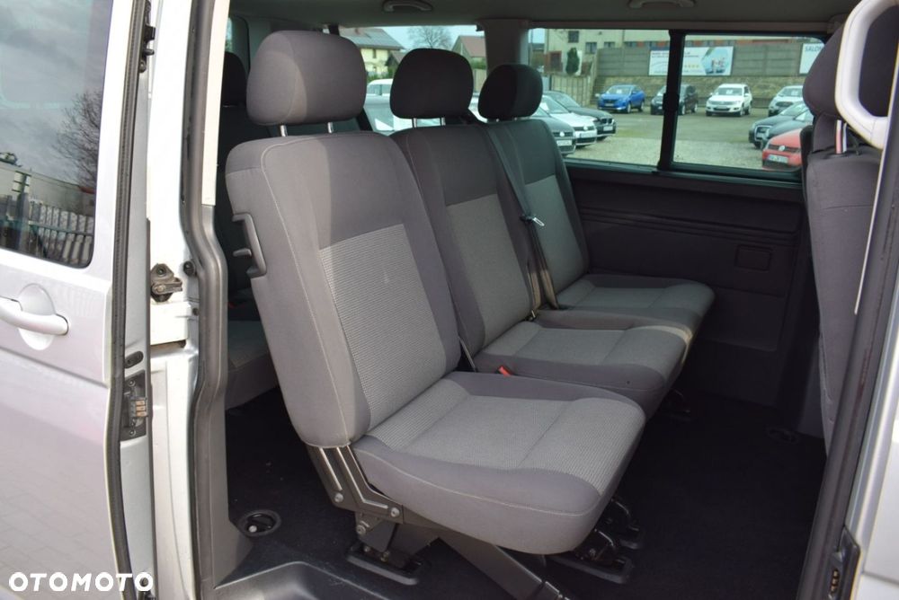 Volkswagen Caravelle - 17