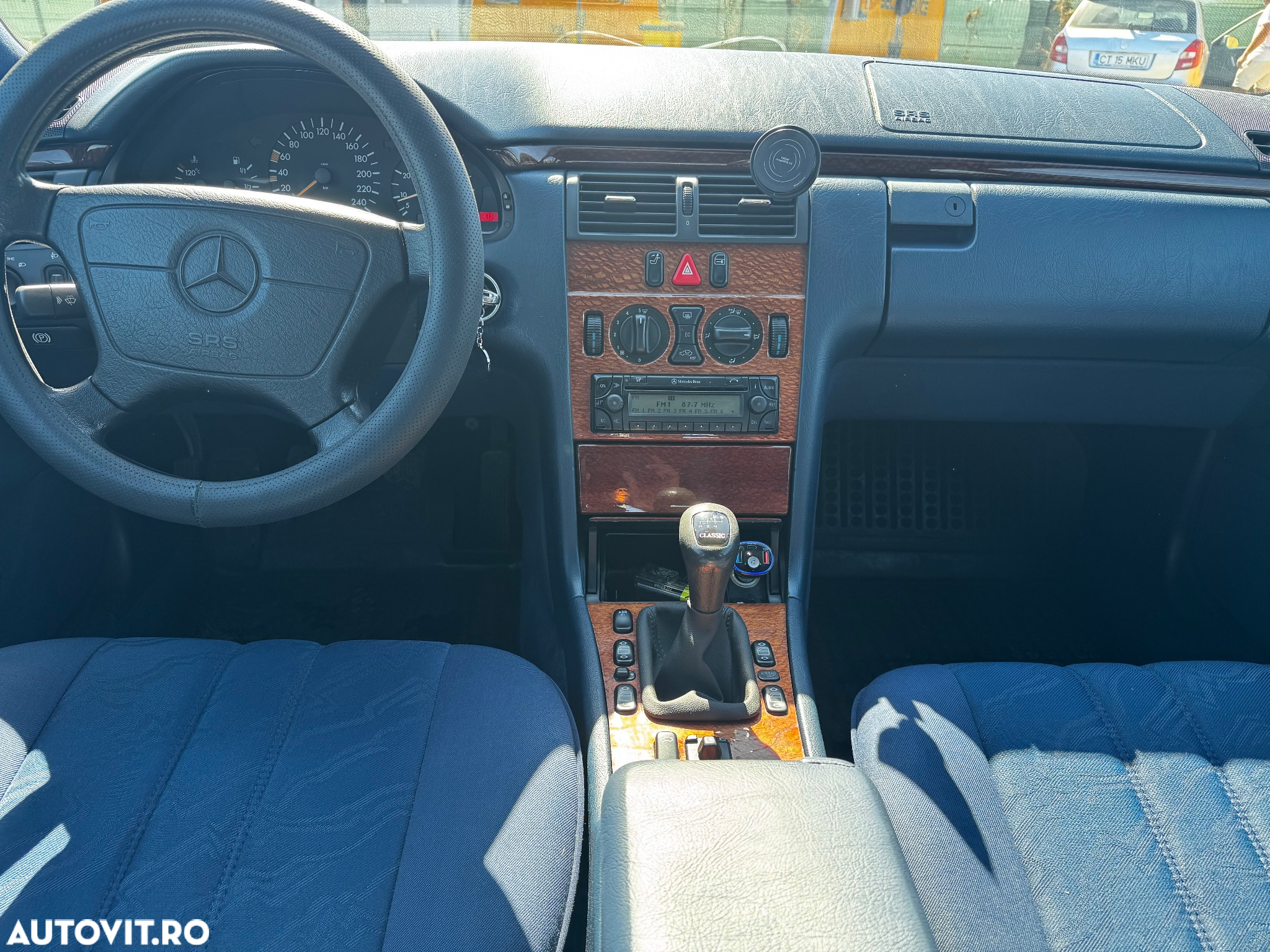 Mercedes-Benz E 200 K Classic - 4