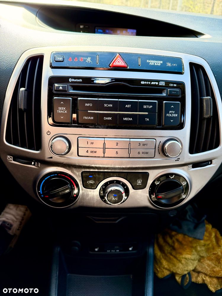 Hyundai i20 1.25 Wersja Jubileuszowa - 16