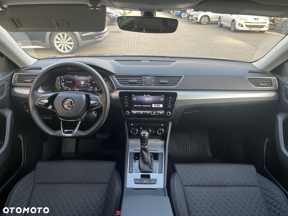 Skoda Superb 2.0 TDI SCR Ambition DSG - 22
