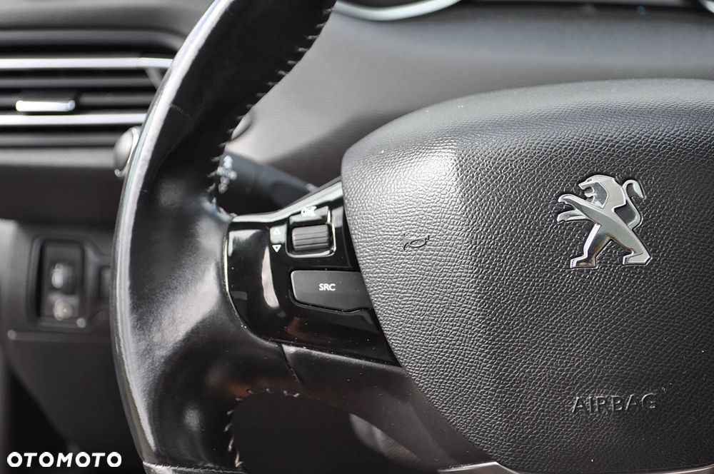 Peugeot 308 1.6 BlueHDi Allure S&S - 26