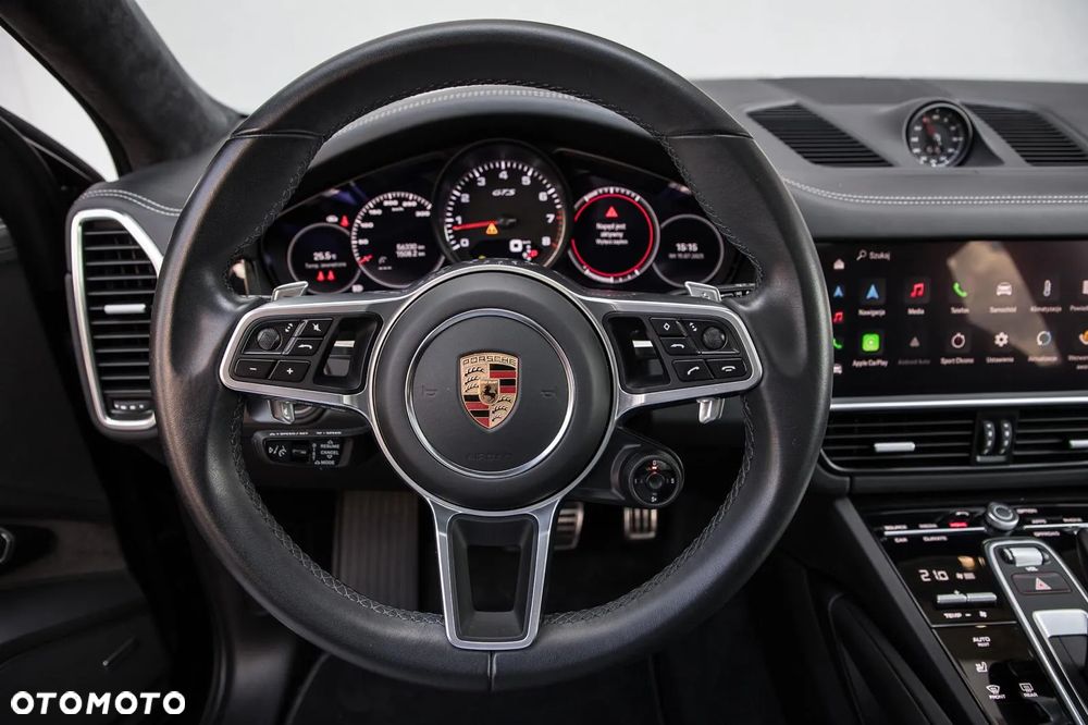Porsche Cayenne Coupe GTS - 16