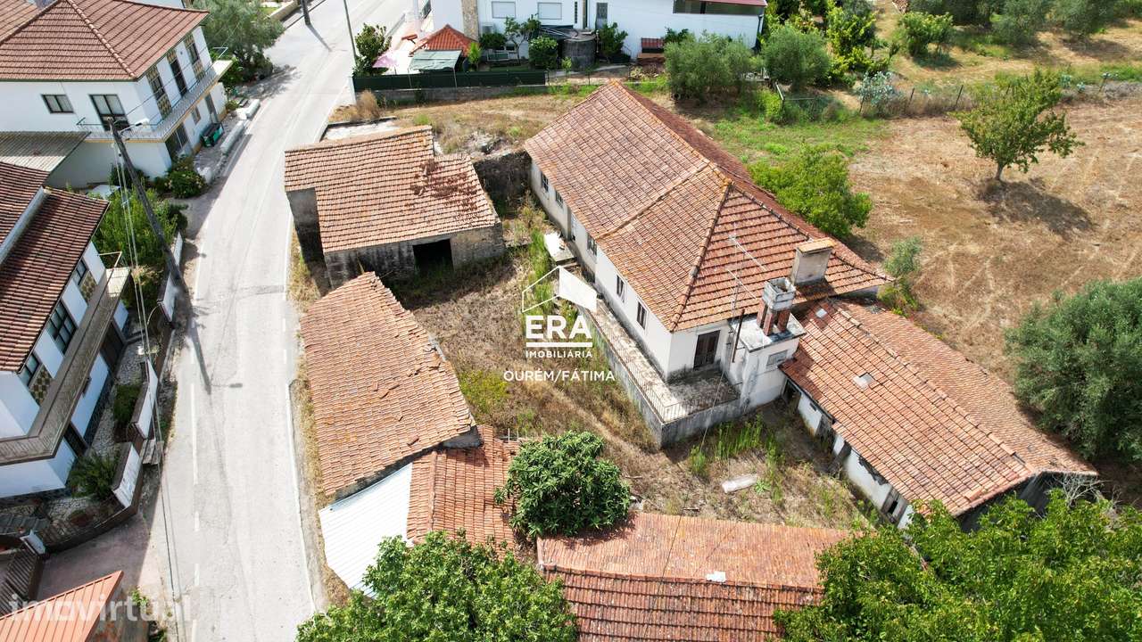 Moradia T4 localizada no Olival, Ourém - Grande imagem: 2/28