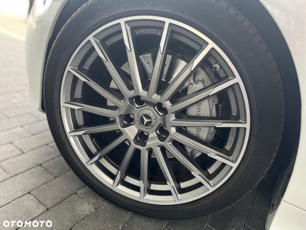 Mercedes-Benz Klasa E 200 4-Matic AMG - 34