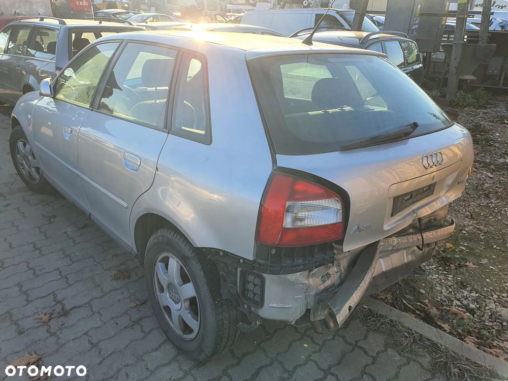 audi a3 8L LY7W maska zderzak lampa grill błotnik drzwi zbiornik paliwa szyba lusterko klamka - 2