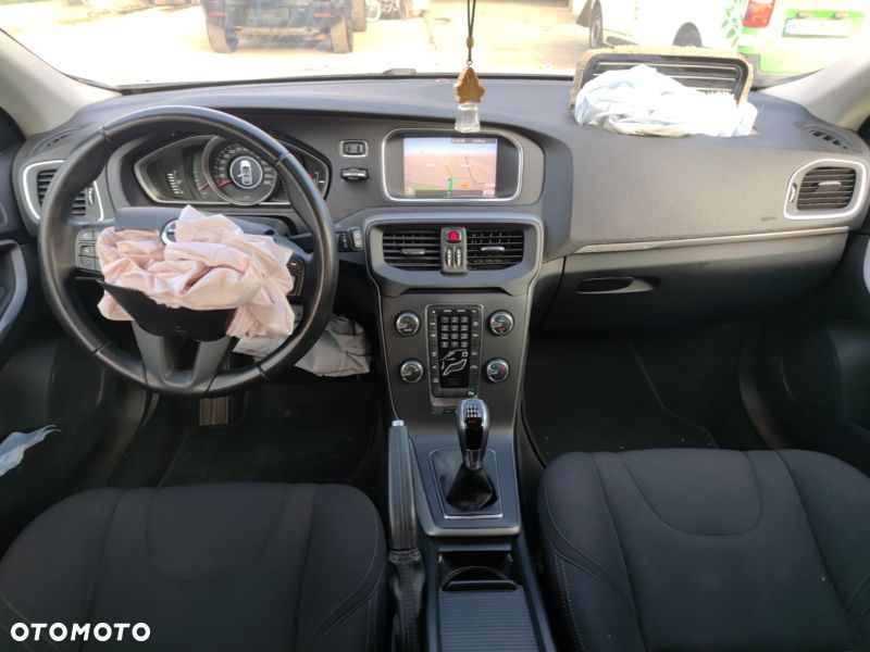 Volvo V40 Cross Country - 35