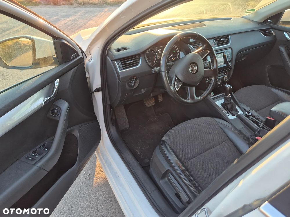 Skoda Octavia 1.6 TDI DPF DSG Elegance - 9