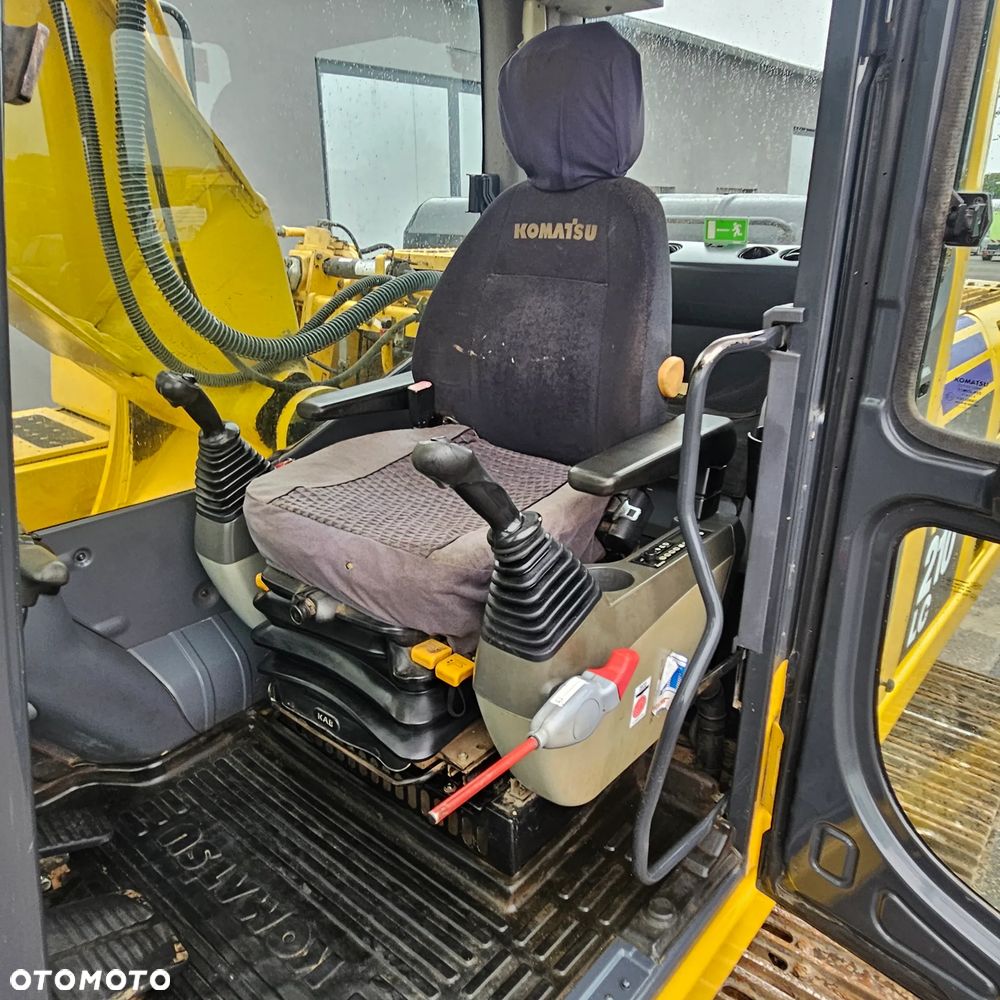 Komatsu PC210 - 25