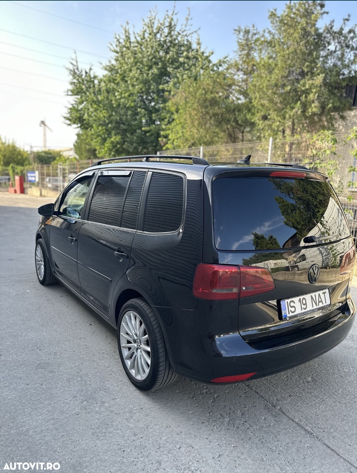 Volkswagen Touran 2.0 TDI DPF DSG Comfortline - 5