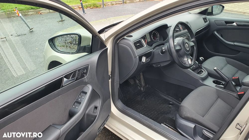 Volkswagen Jetta 1.6 TDI CR DPF Comfortline - 19