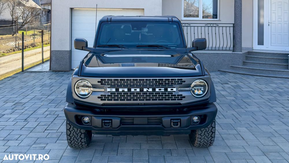 Ford Bronco - 2