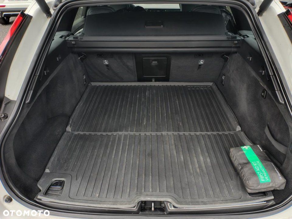 Volvo V90 Cross Country - 8