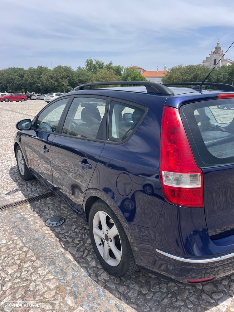 Hyundai i30 CW 1.6 CRDi Comfort - 2