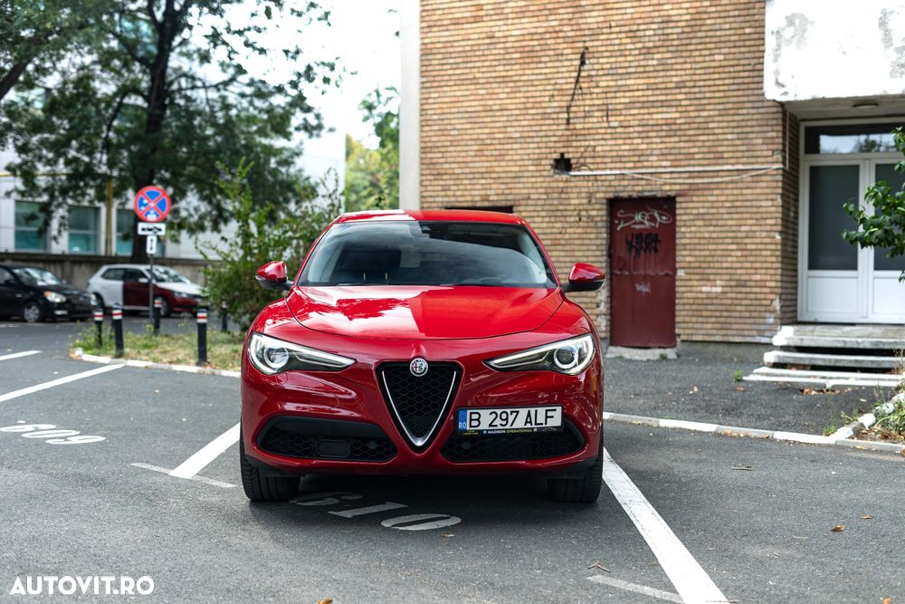 Alfa Romeo Stelvio - 2