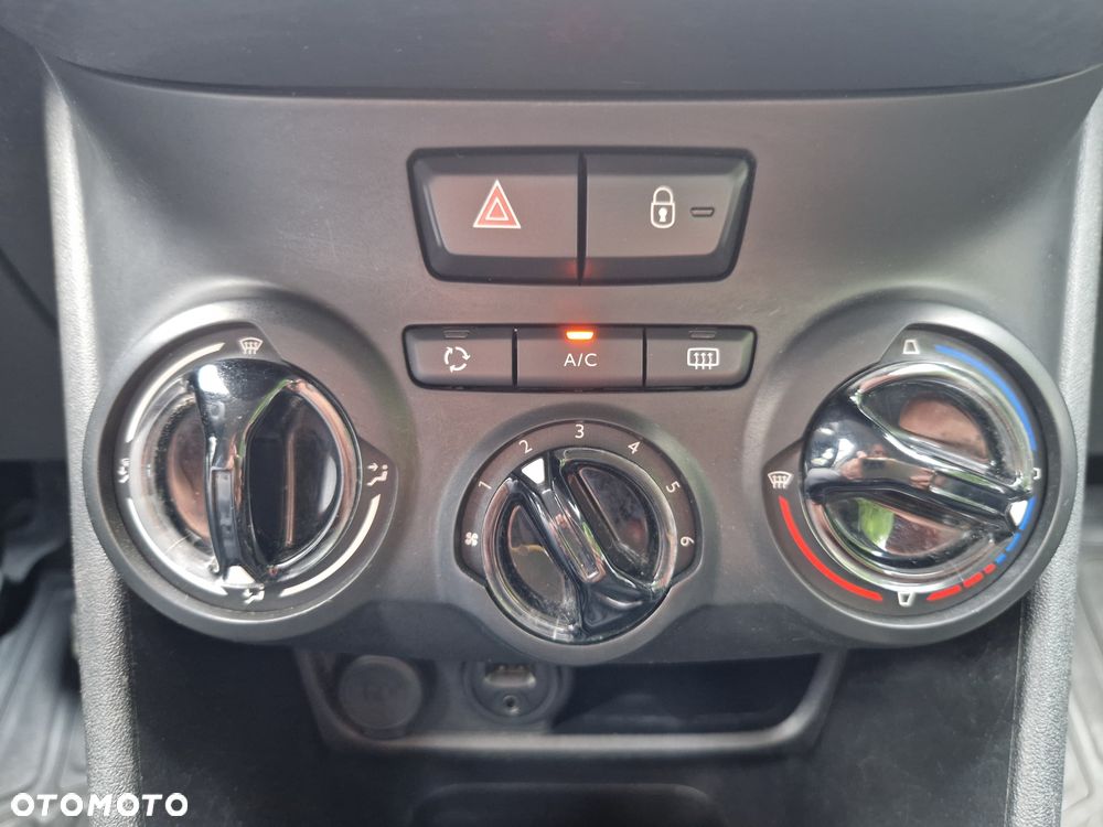 Peugeot 2008 1.6 BlueHDi Active - 40