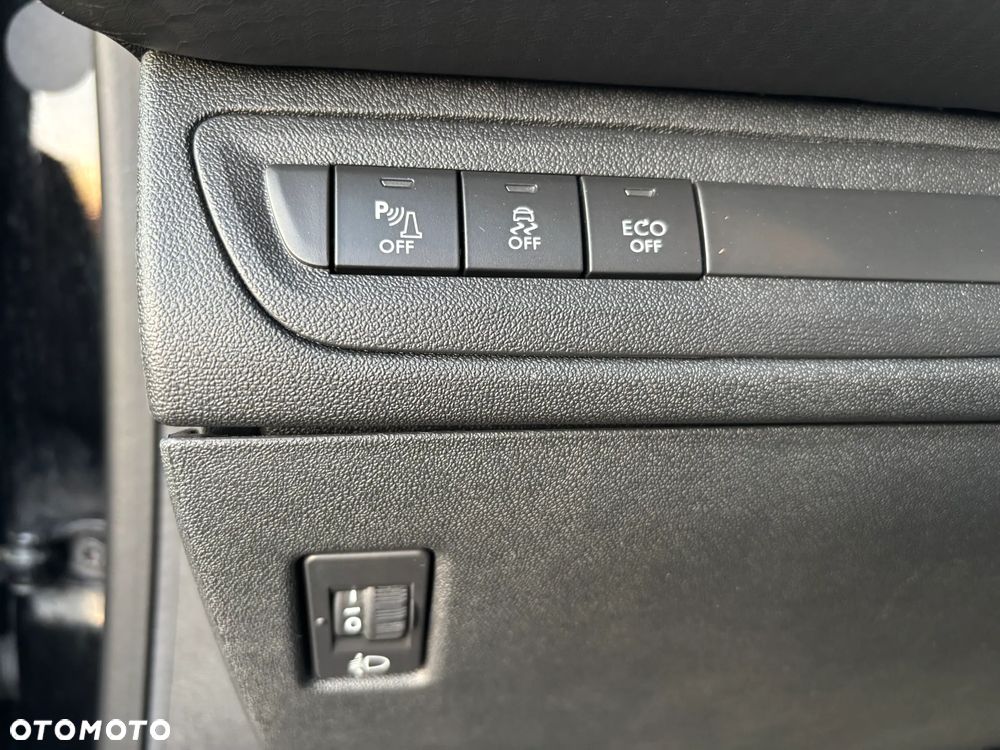 Peugeot 2008 1.6 BlueHDi Allure - 28