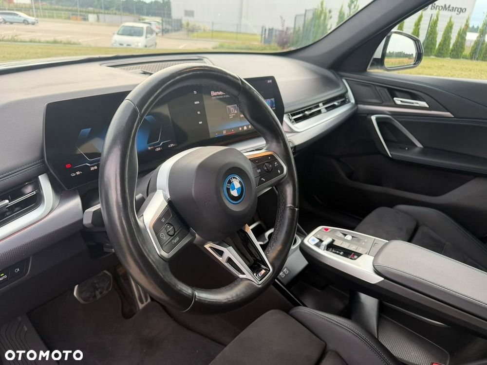 BMW iX1 eDrive20 66.5kWh M Sport - 15