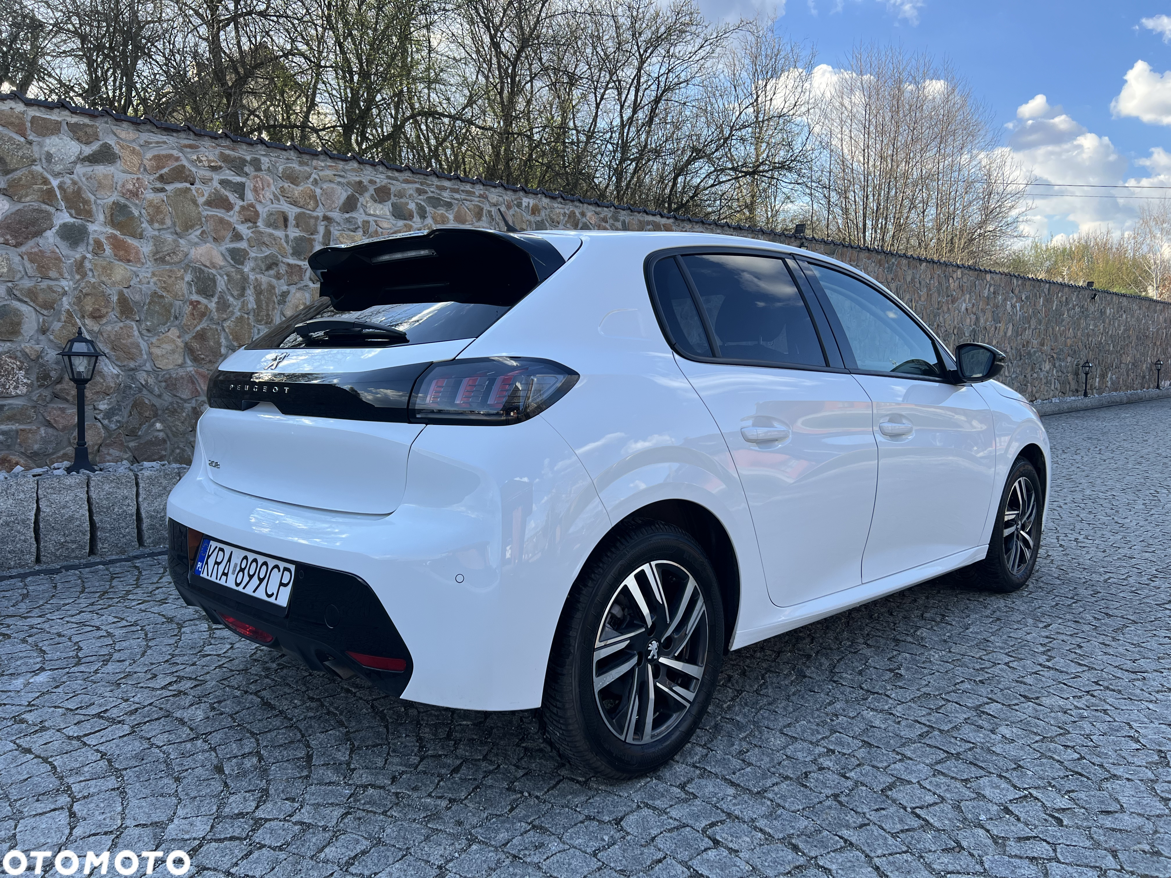 Peugeot 208 - 3