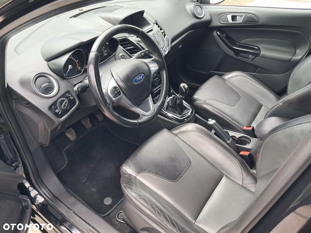 Ford Fiesta 1.6 TDCi DPF Titanium - 14