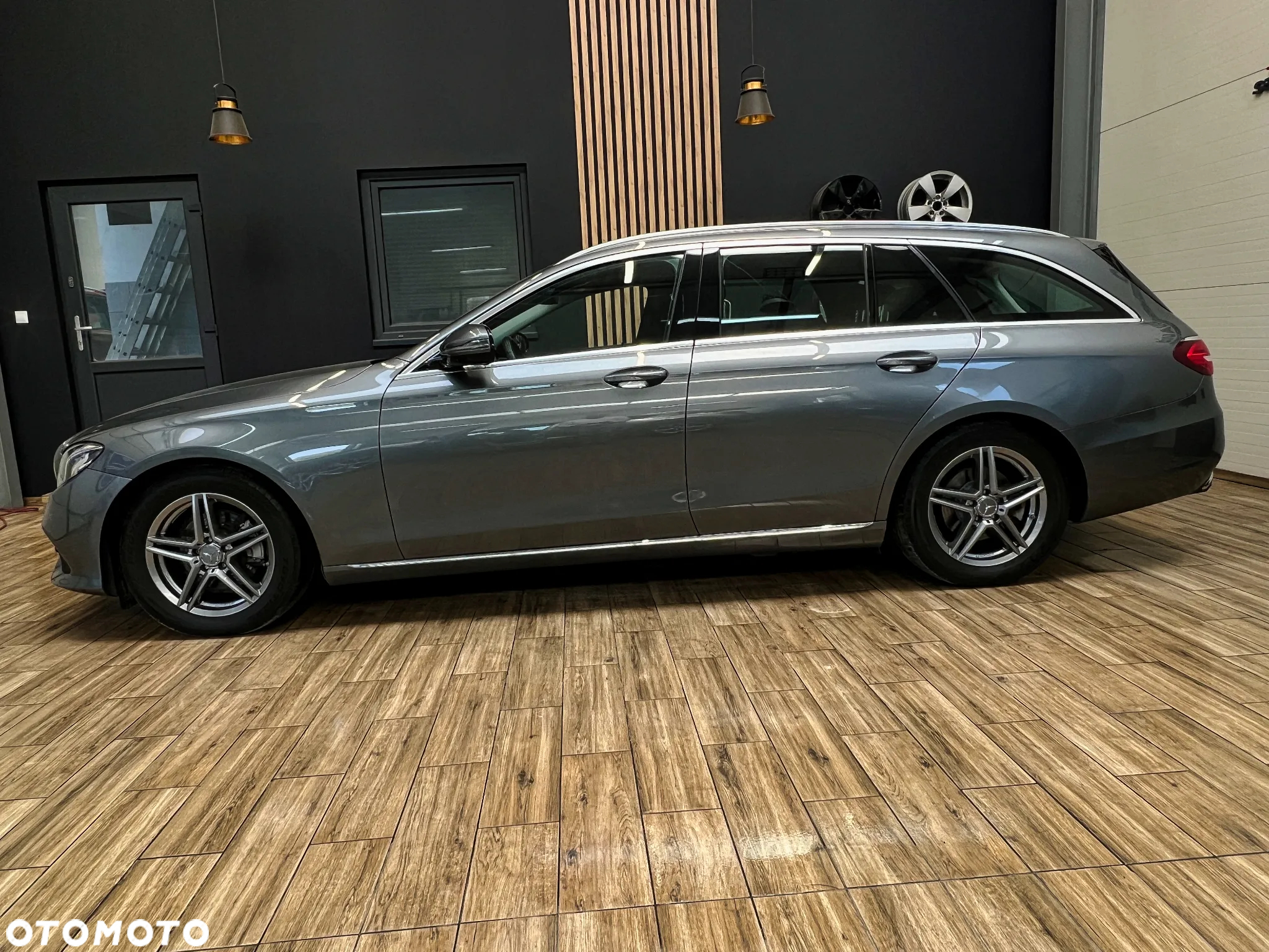 Mercedes-Benz Klasa E 220 d - 11