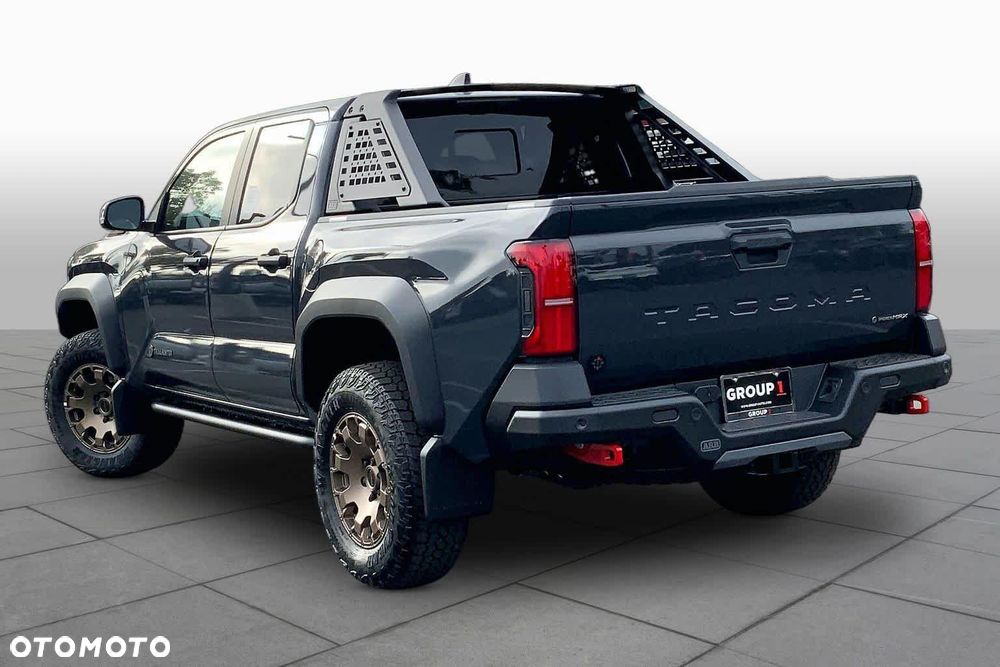 Toyota Tacoma - 3