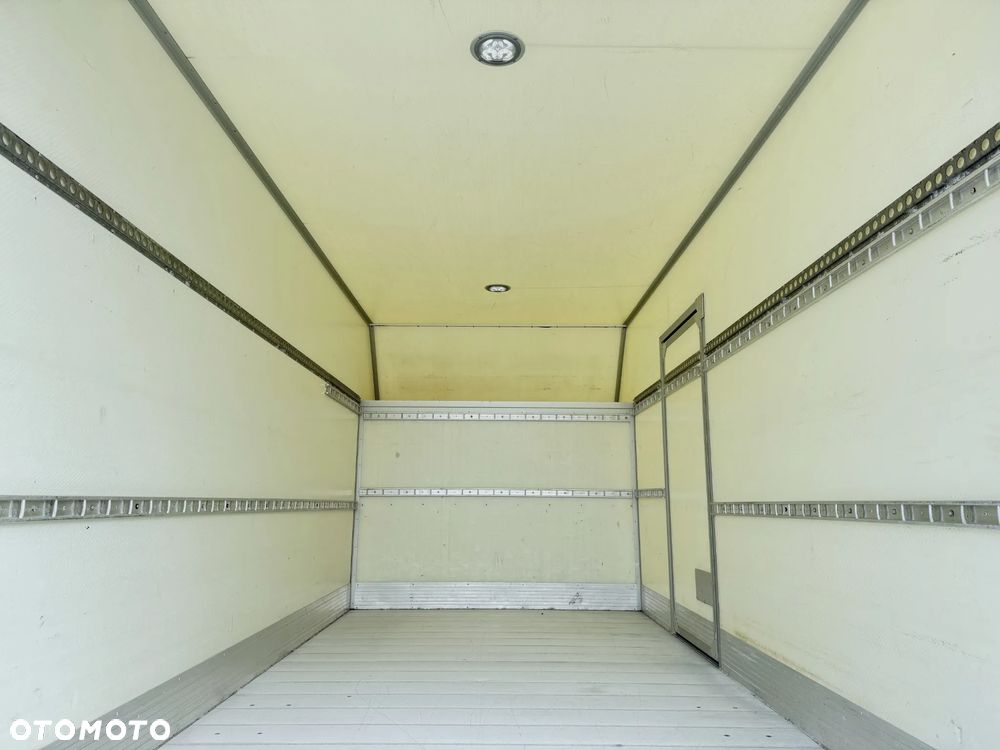 Iveco Daily Izoterma Winda - 11