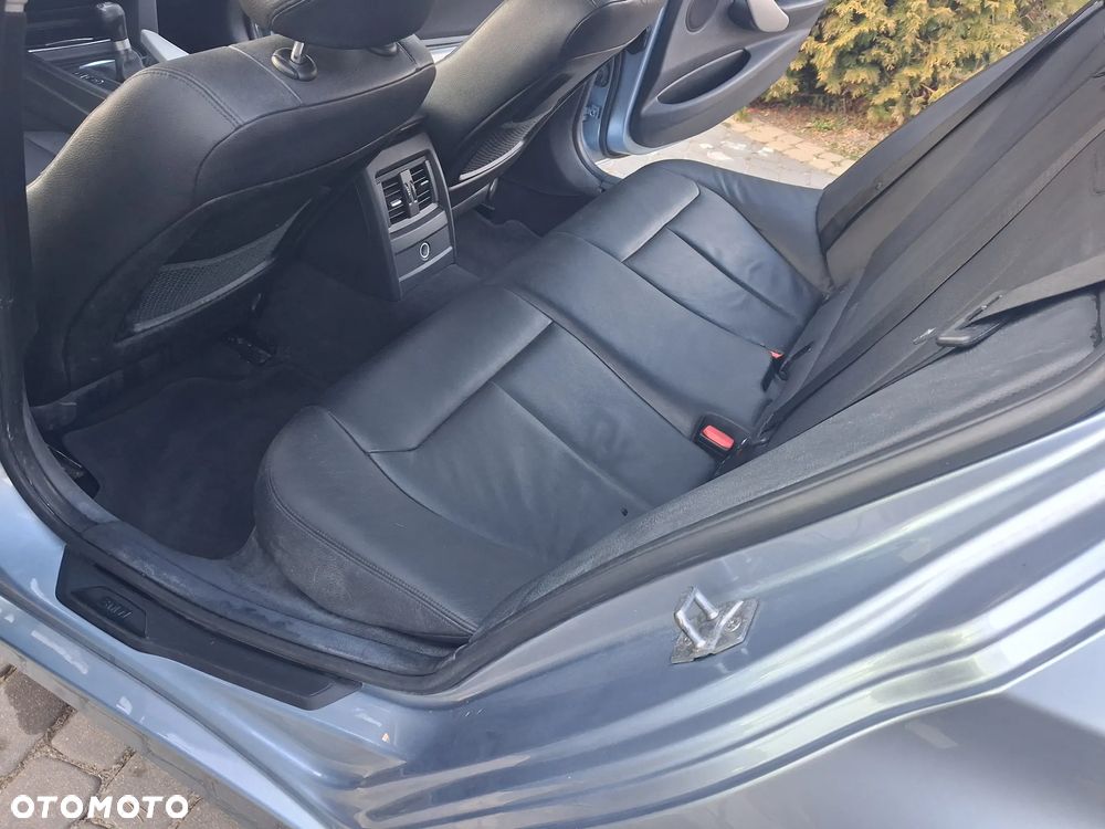 BMW Seria 3 325d M Sport - 12