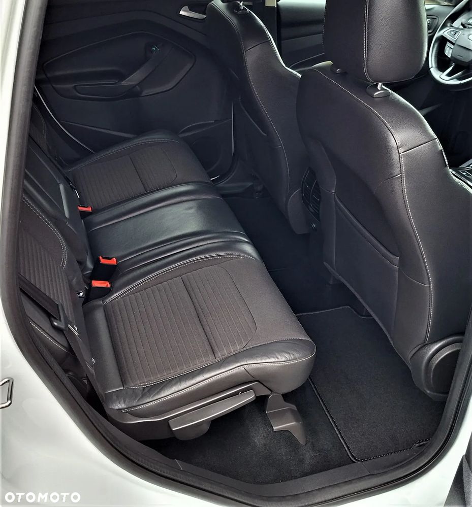 Ford Kuga 2.0 TDCi 2x4 Titanium - 21