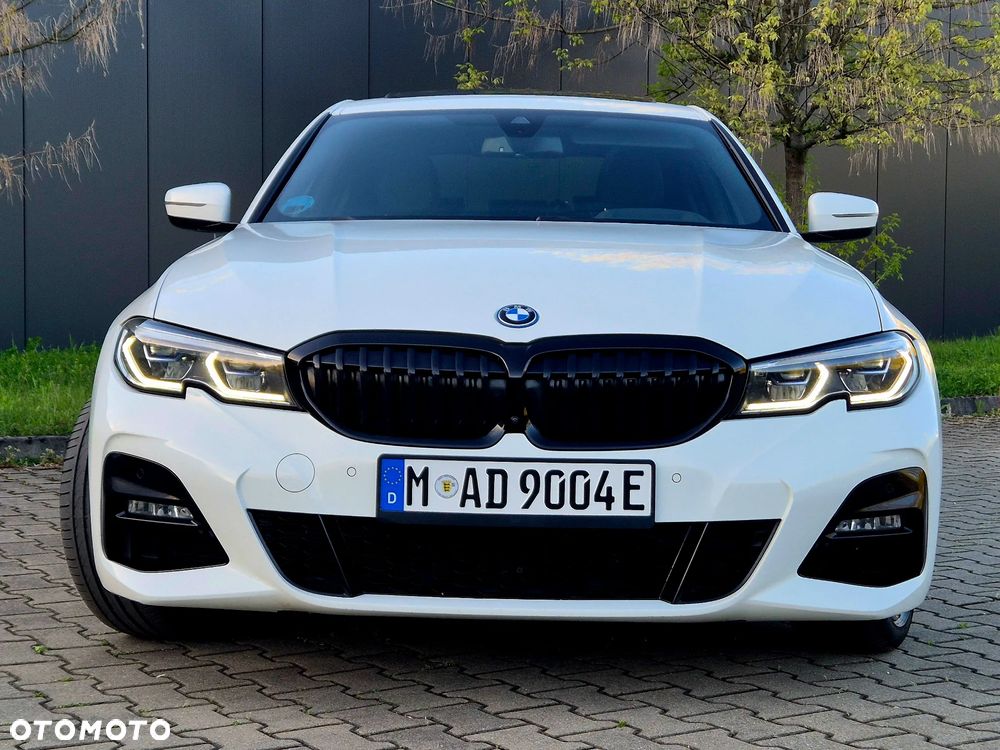 BMW Seria 3 330e M Sport - 5