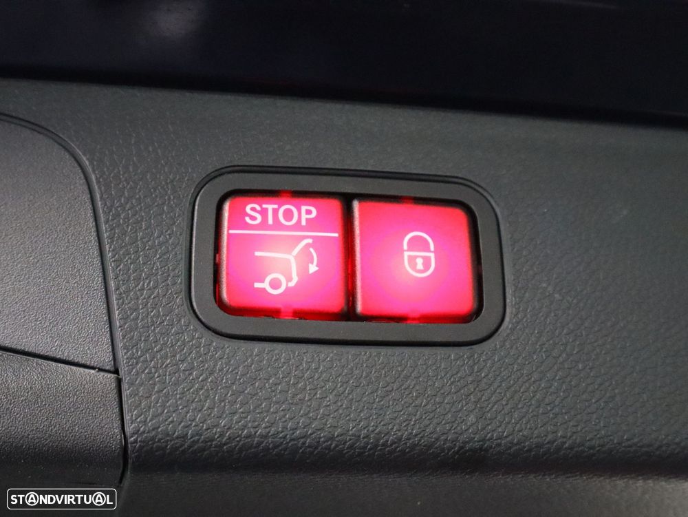 Mercedes-Benz GLC 300 e 4Matic - 25