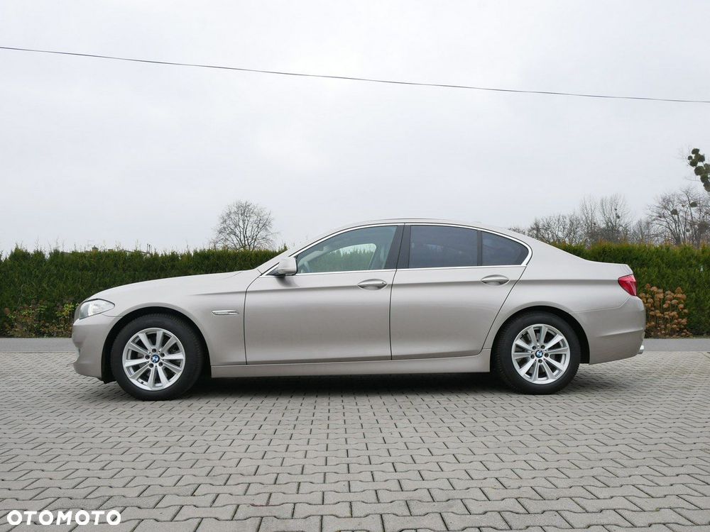 BMW Seria 5 520d Luxury Line - 2