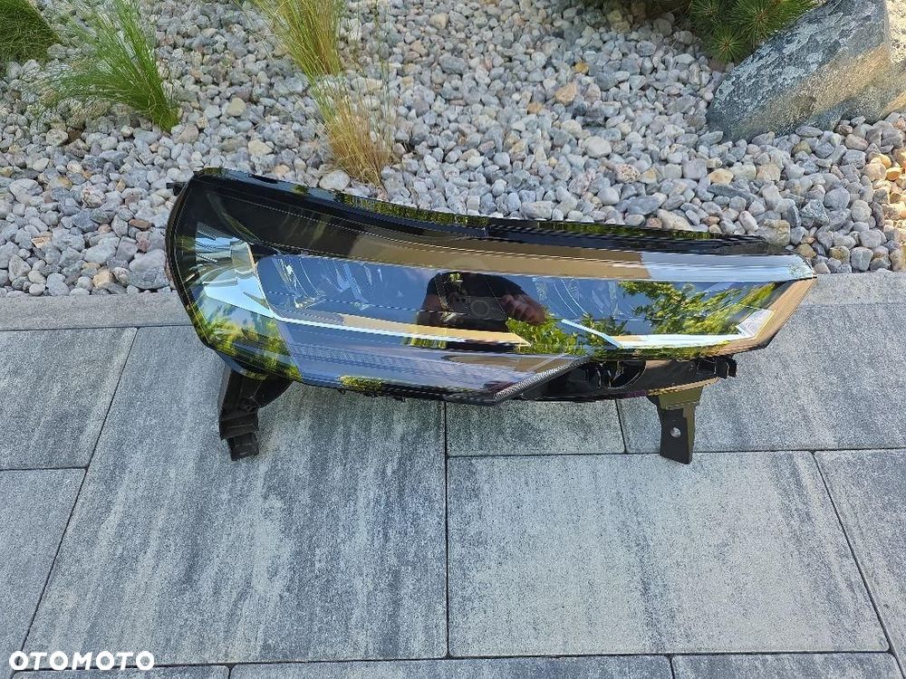 RENAULT CAPTUR 2 LIFT ASX Lampa prawa Kompletna Full Led 260107674R Chrom - 1