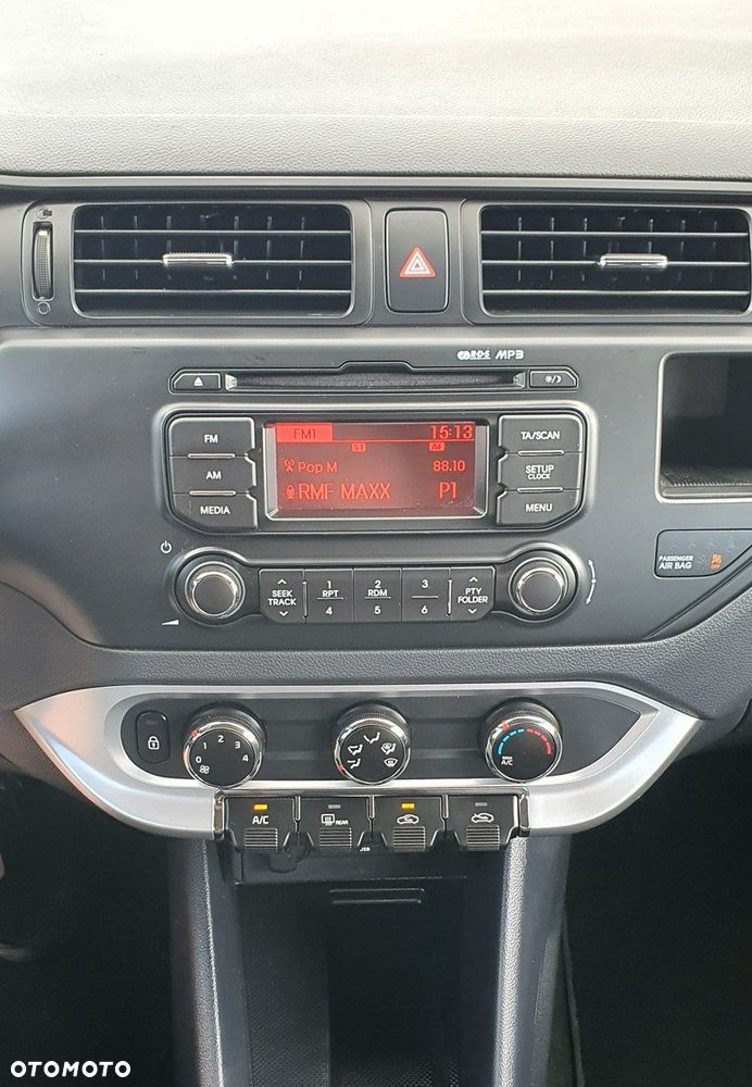 Kia Rio - 8