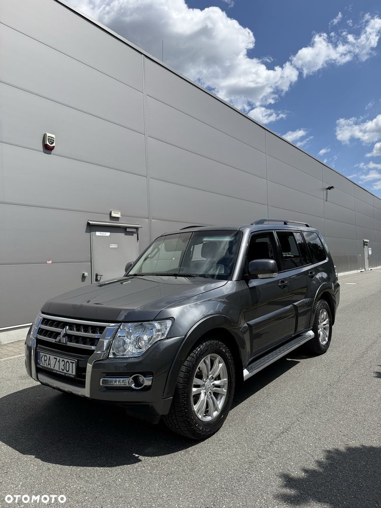 Mitsubishi Pajero - 1