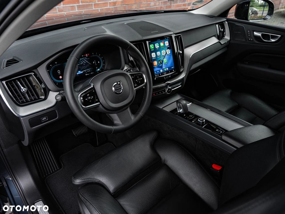 Volvo XC 60 B4 B Plus Dark - 23
