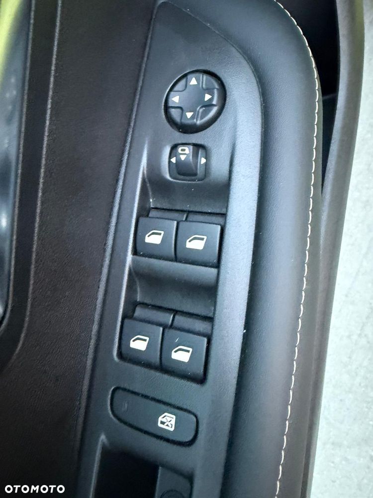 Peugeot 208 PureTech 100 Allure Pack - 26