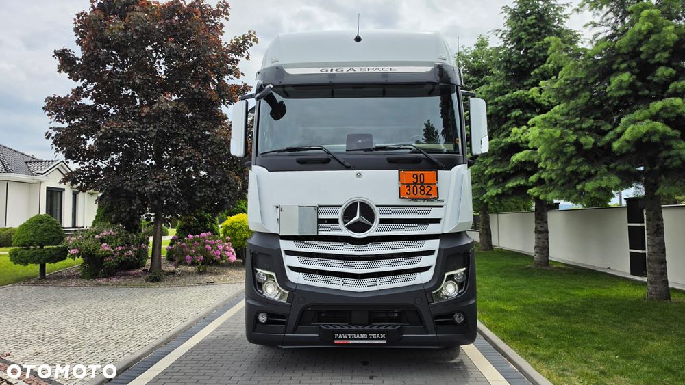 Mercedes-Benz ///ACTROS///MP5///1845/// 2021///PEŁNY ADR///GIGA SPACE CAB///SALONKA///XENON///ZABUDOWY MIĘDZYOSIOWE///KLIMATYZACJA POSTOJOWA///LEDY///VIRTUAL  COCPIT///STAN BARDZO DOBRY - 6