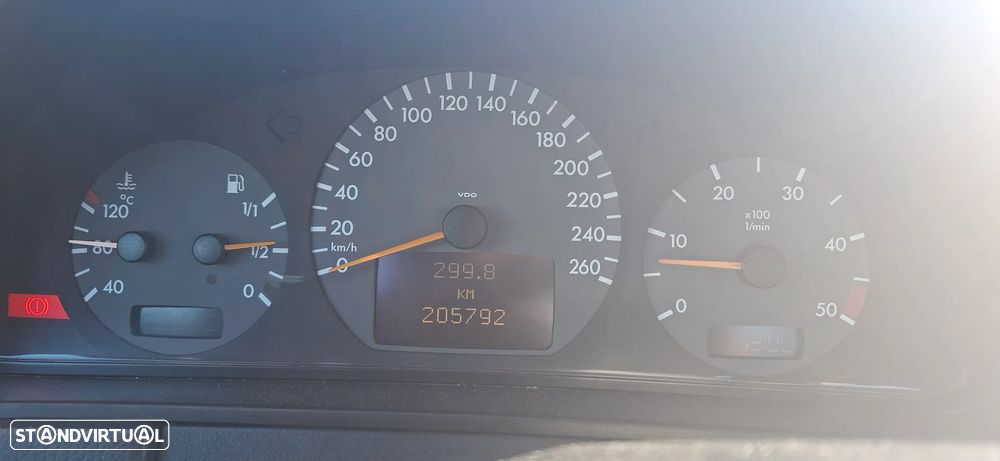 Mercedes-Benz E 220 - 4