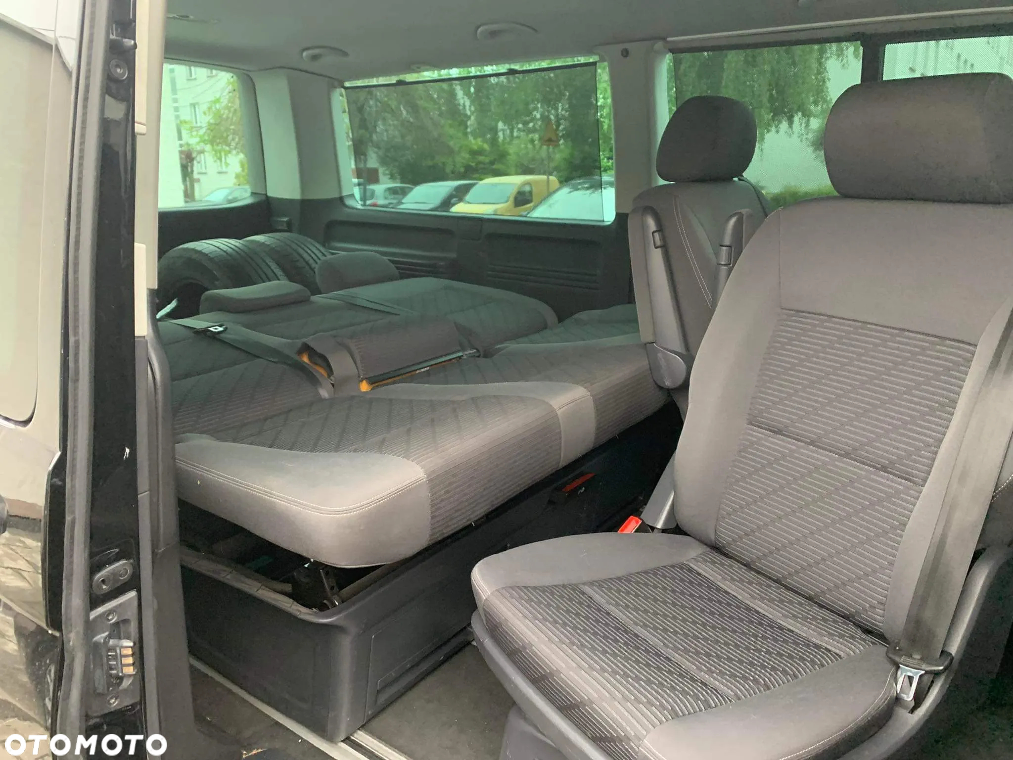 Volkswagen Transporter T5 TDI L2H1 - 2
