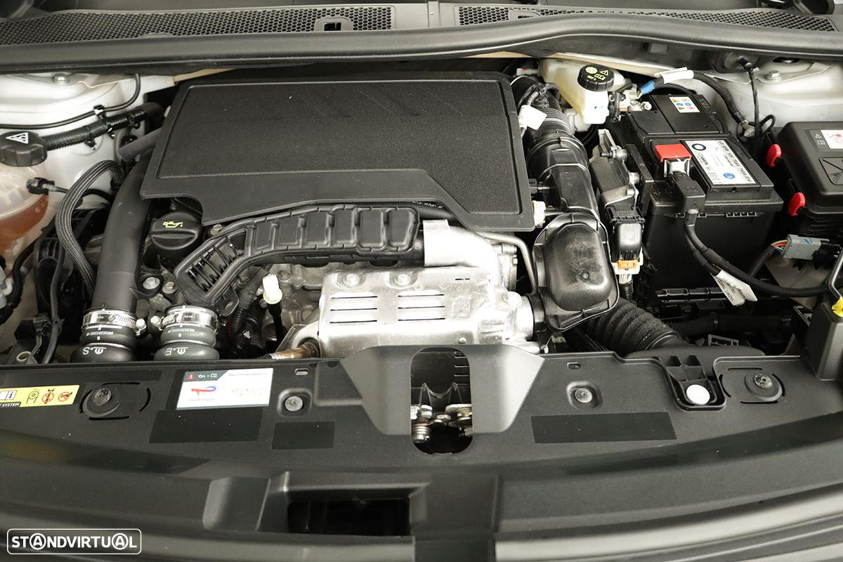 Peugeot 2008 1.2 PureTech Allure EAT8 - 23