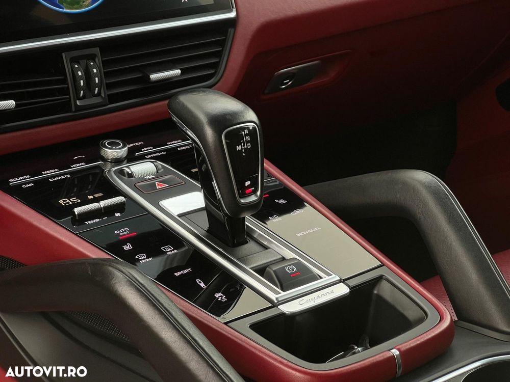 Porsche Cayenne - 17
