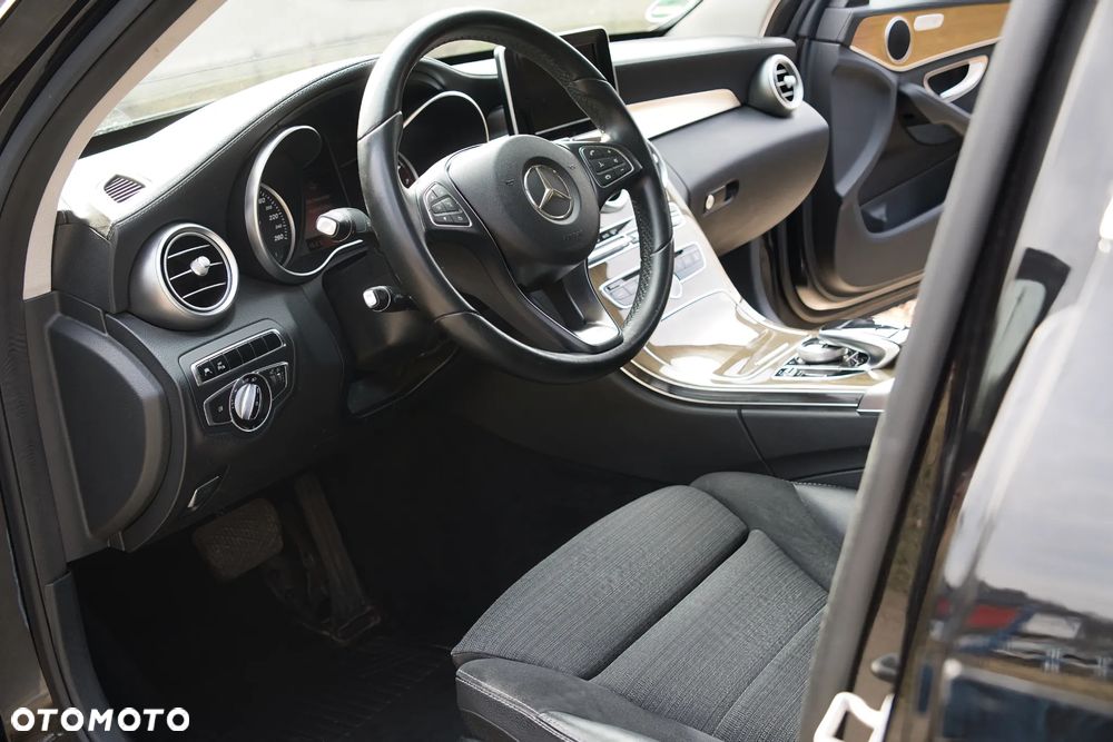 Mercedes-Benz Klasa C 180 Kompressor Automatik BlueEFFICIENCY - 33