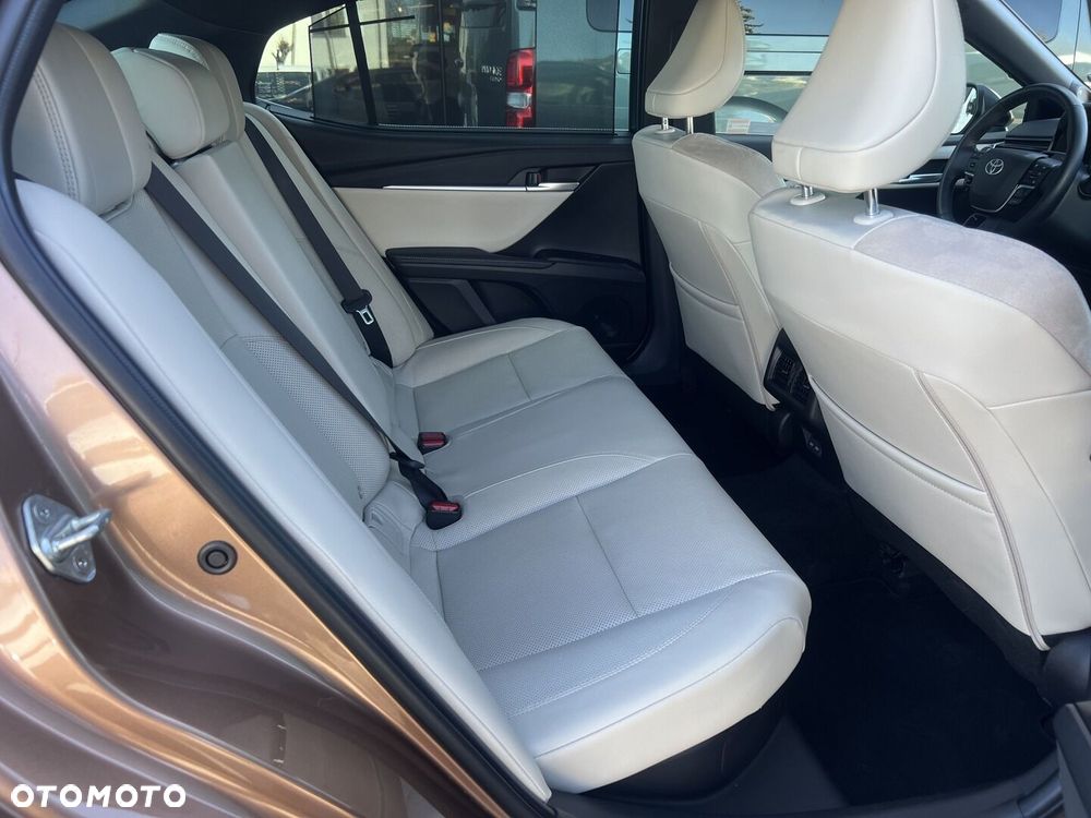 Toyota Camry - 15