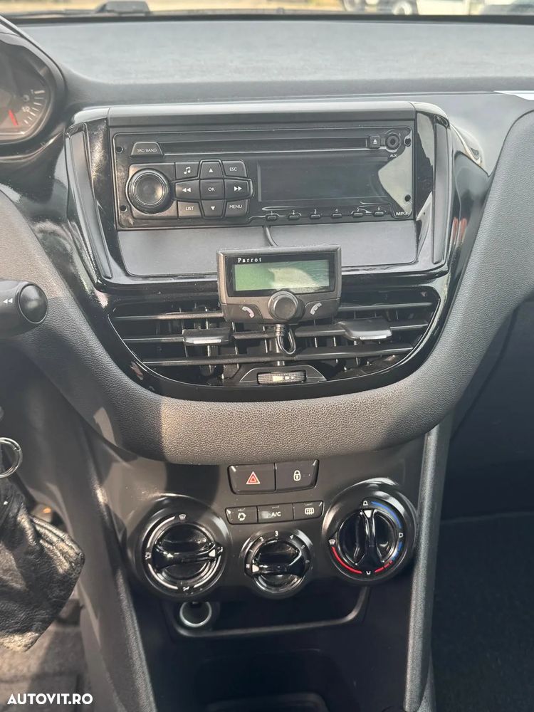 Peugeot 208 1.0 E Active - 8