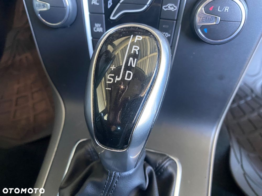 Volvo V40 Cross Country T3 Drive-E Base - 21