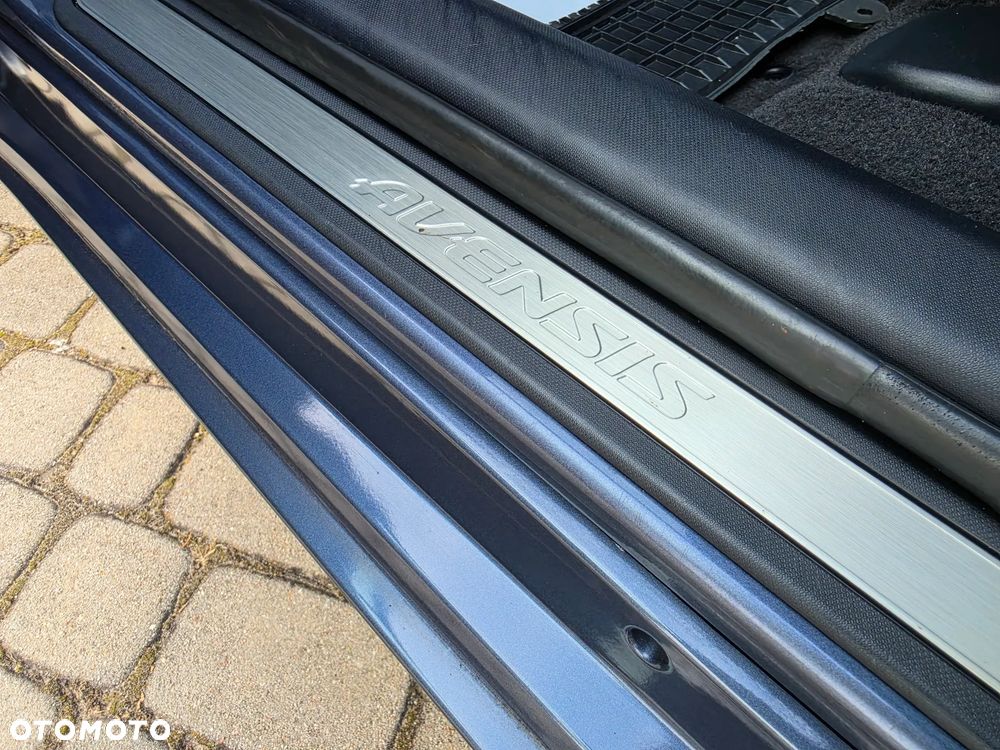 Toyota Avensis 2.0 Executive - 22