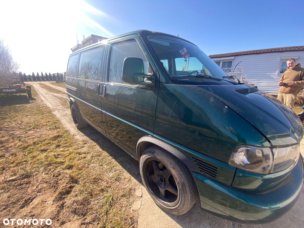 Volkswagen Caravelle - 3