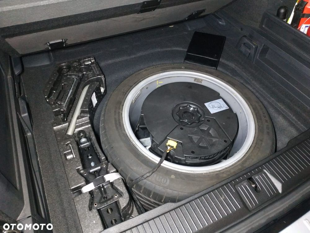 Volkswagen Passat - 15