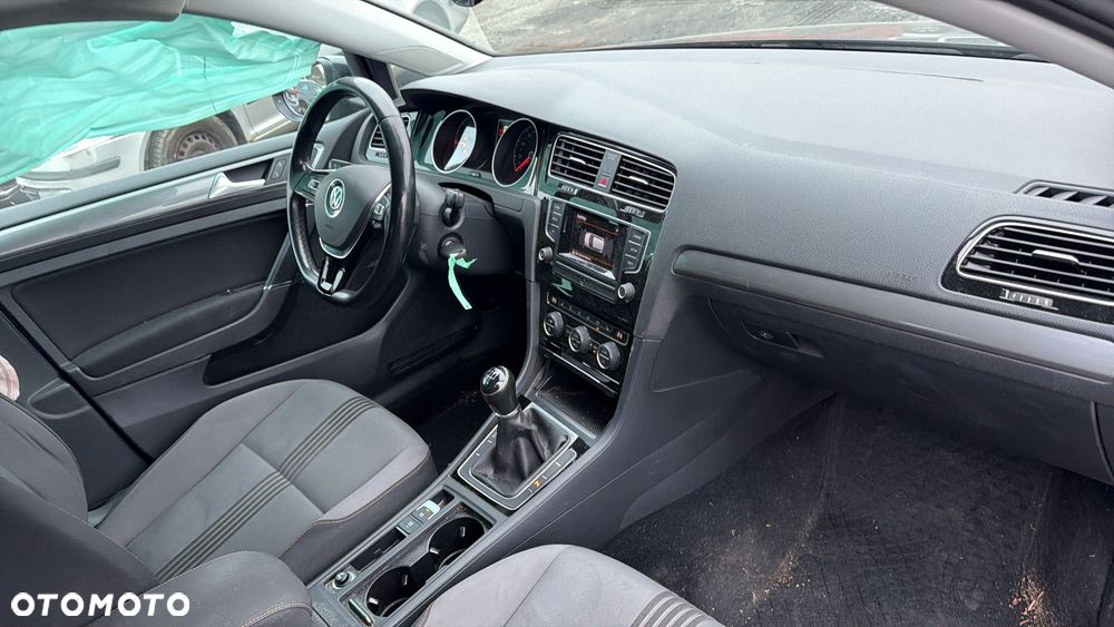 Volkswagen Golf - 13